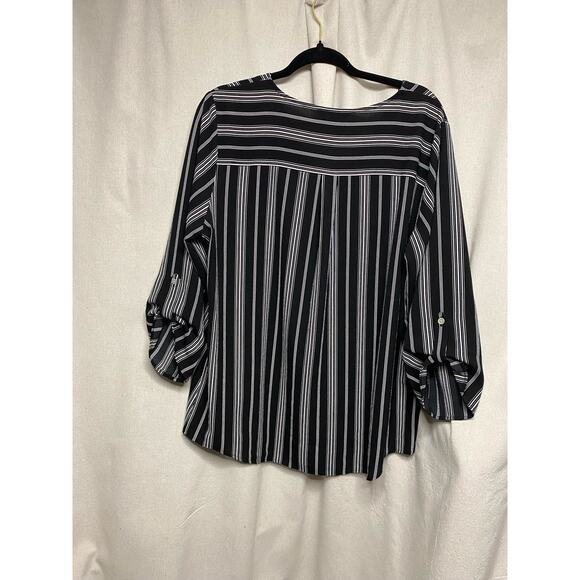 Apt 9 black pinstriped woman’s top size XL - Picture 2 of 3